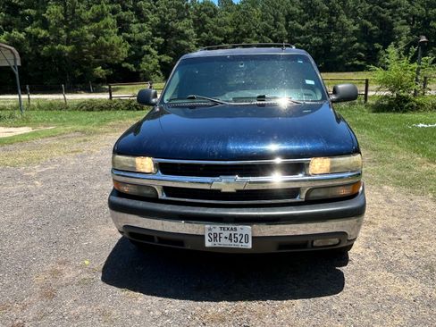 Used 2006 Chevrolet Tahoe LS w/ Smart Select Package RWD image 4