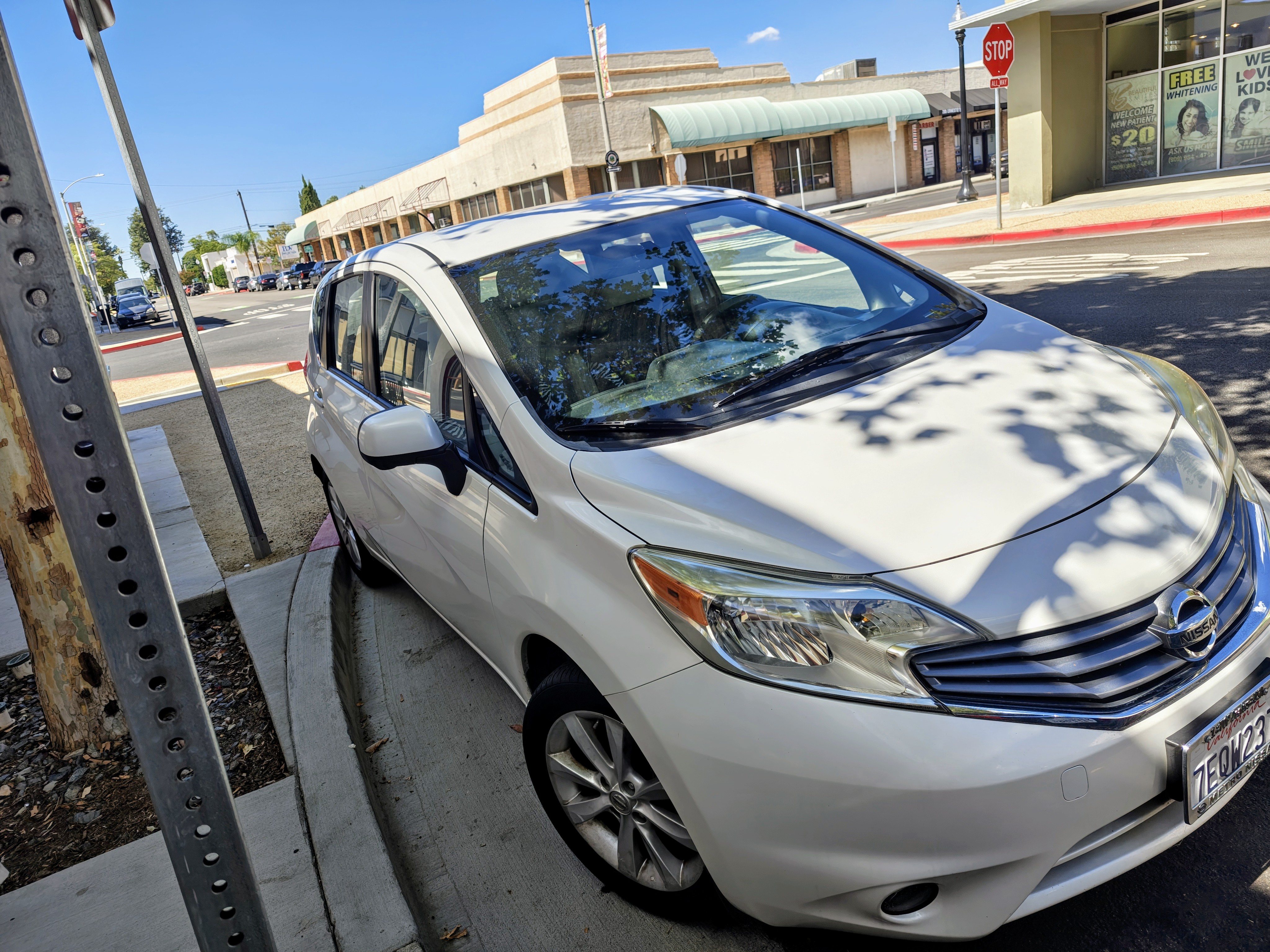 Used 2014 Nissan Versa Note SV w/ SL Package FWD image 1