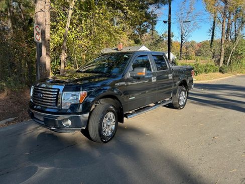 Used 2012 Ford F150 XLT w/ XLT Chrome Pkg image 2