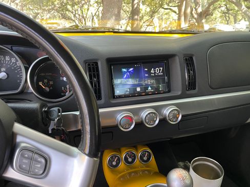 Used 2005 Chevrolet SSR w/ Preferred Equipment Group image 8