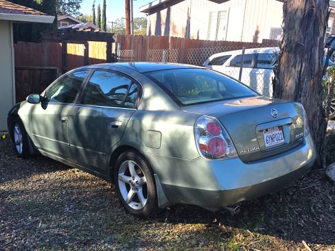 Used 2006 Nissan Altima 3.5 SE w/ (X01) Leather Pkg image 2