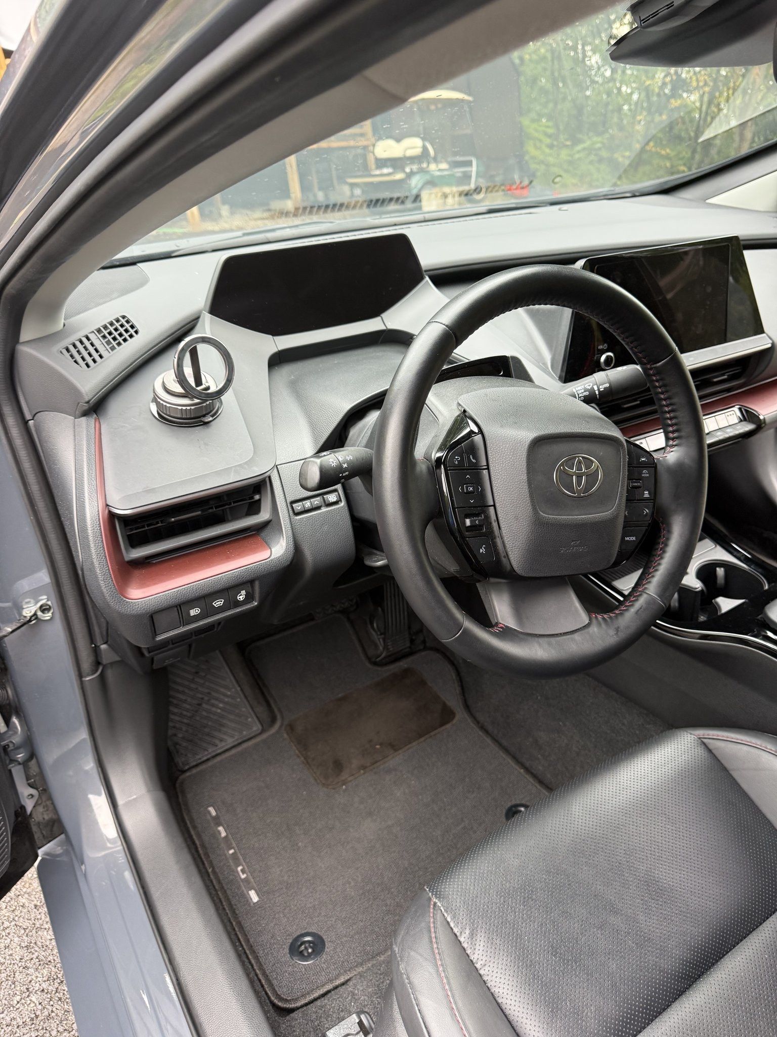 Used 2023 Toyota Prius Prime FWD image 13