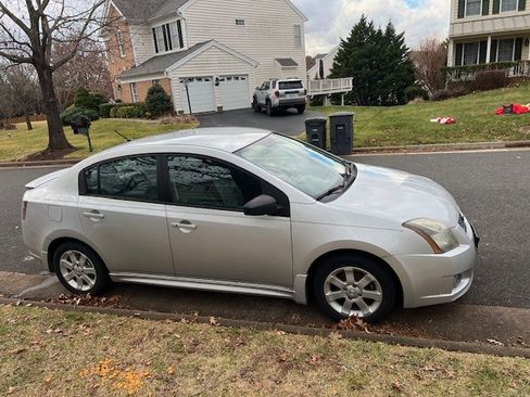 Used 2012 Nissan Sentra 2.0 SR w/ Convenience Pkg image 5