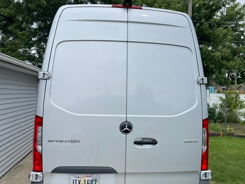 Used 2022 Mercedes-Benz Sprinter 2500 image 5
