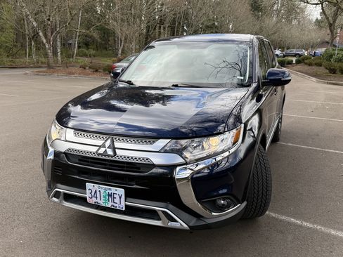 Used 2019 Mitsubishi Outlander SE image 1