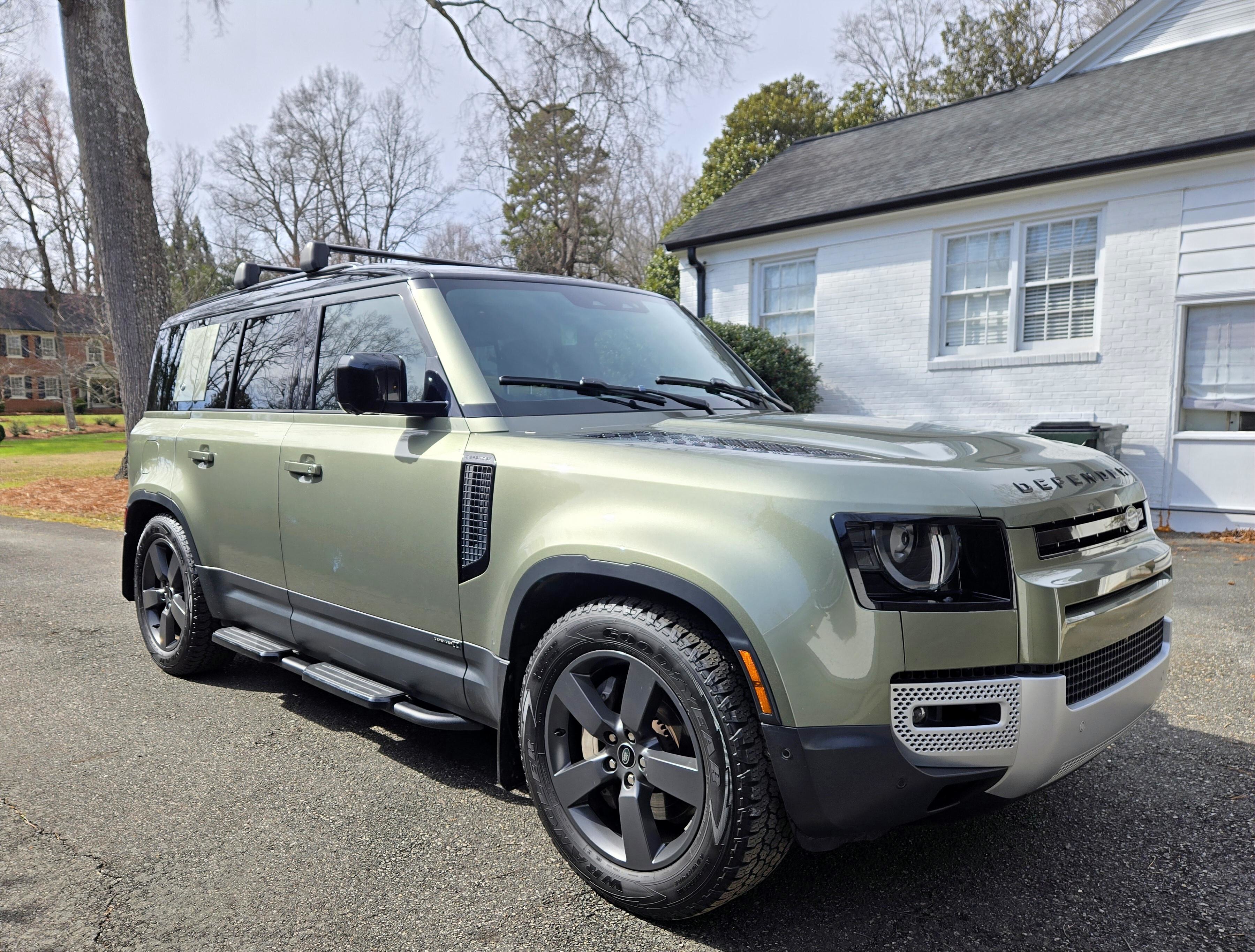Used 2021 Land Rover Defender 110 SE AWD/4WD image 4