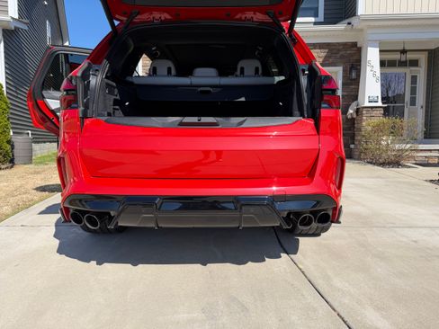 Used 2024 BMW X5 M Competition image 9