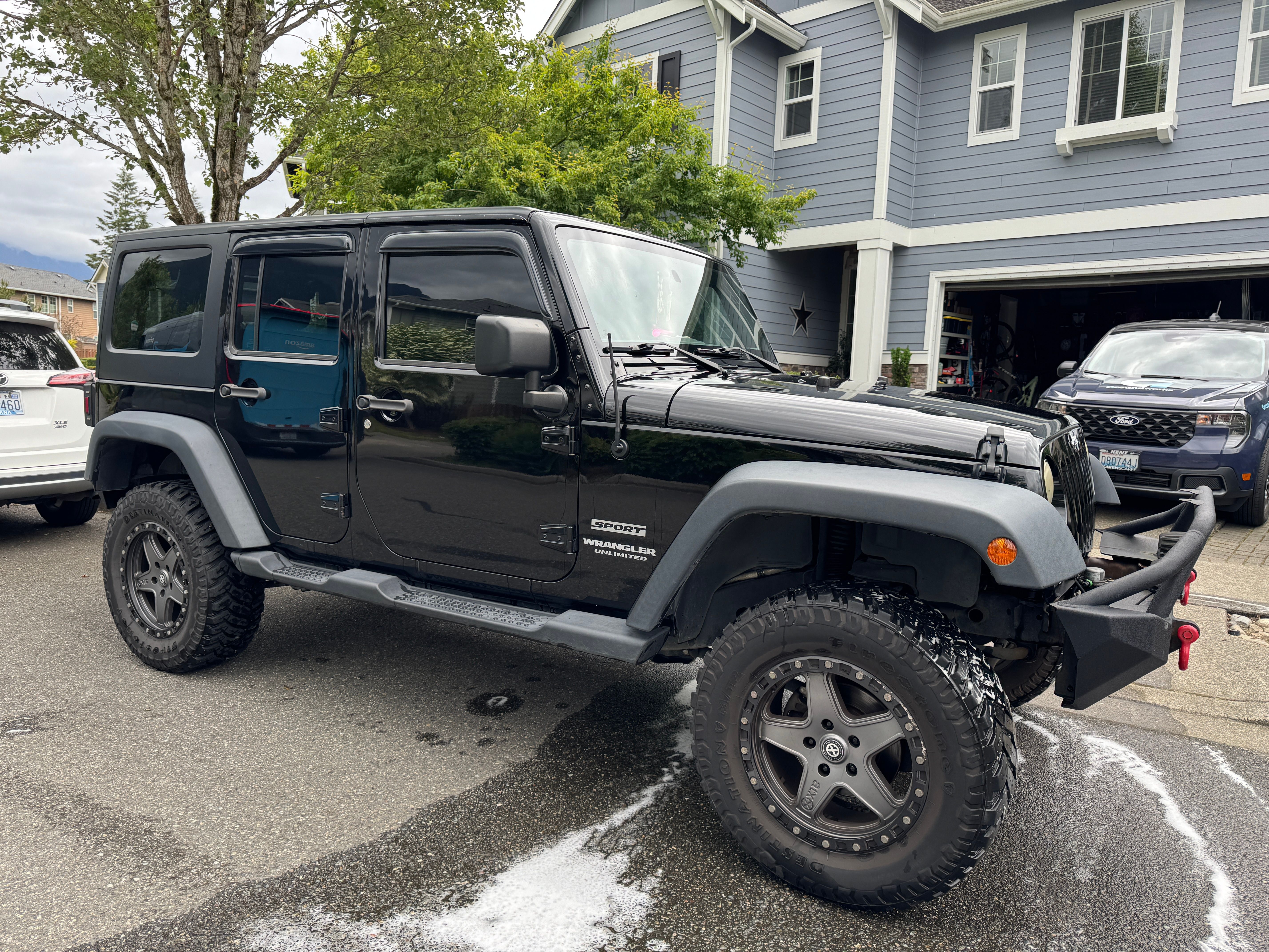 Used 2015 Jeep Wrangler Unlimited Sport w/ Max Tow Package AWD/4WD image 4