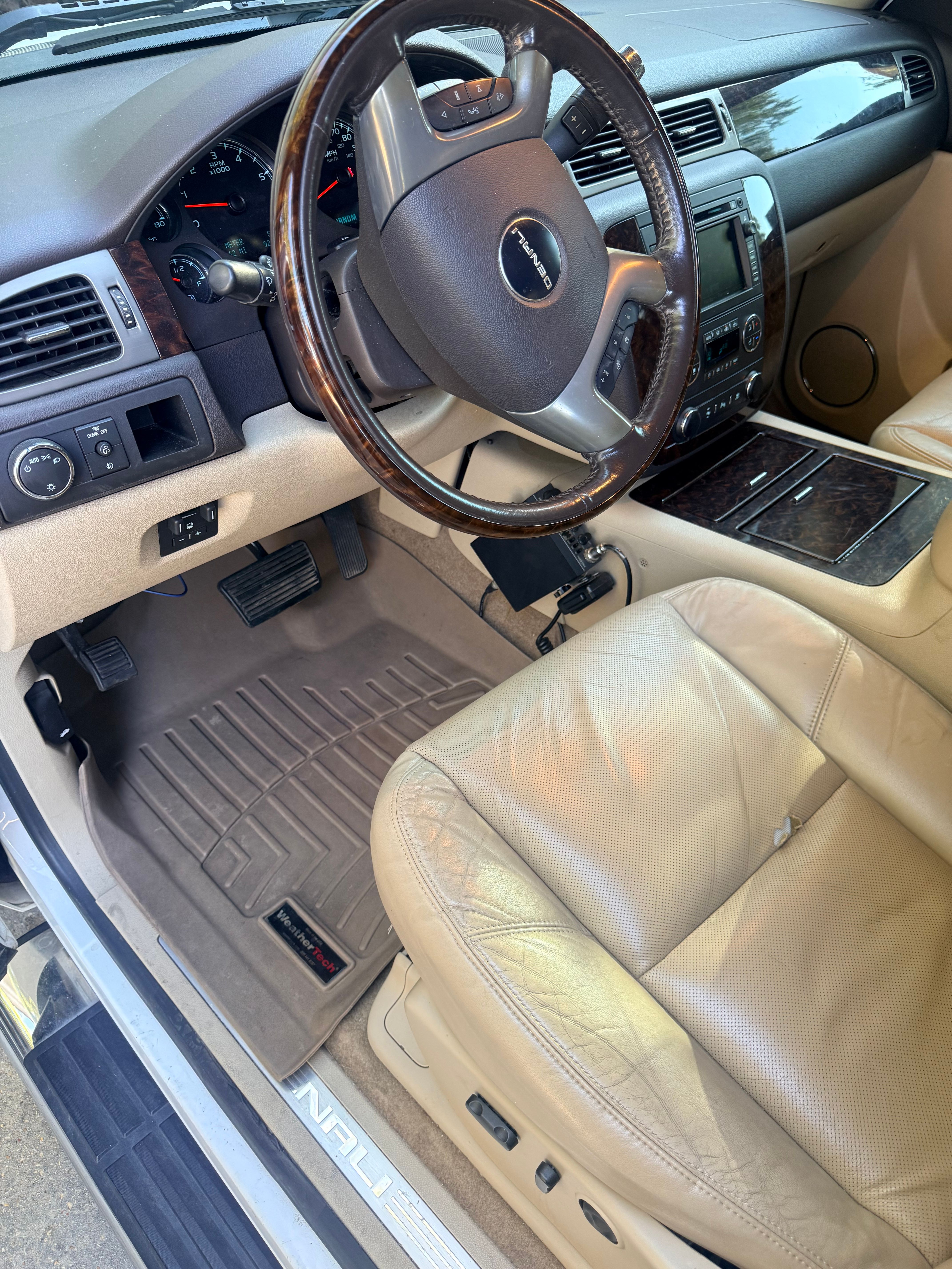 Used 2011 GMC Sierra 1500 Denali AWD/4WD image 9