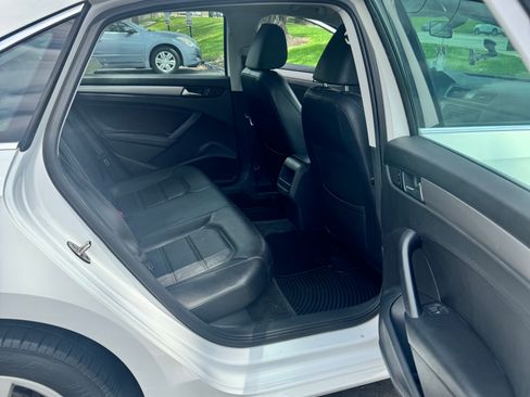 Used 2015 Volkswagen Passat 1.8T Limited Edition FWD image 18