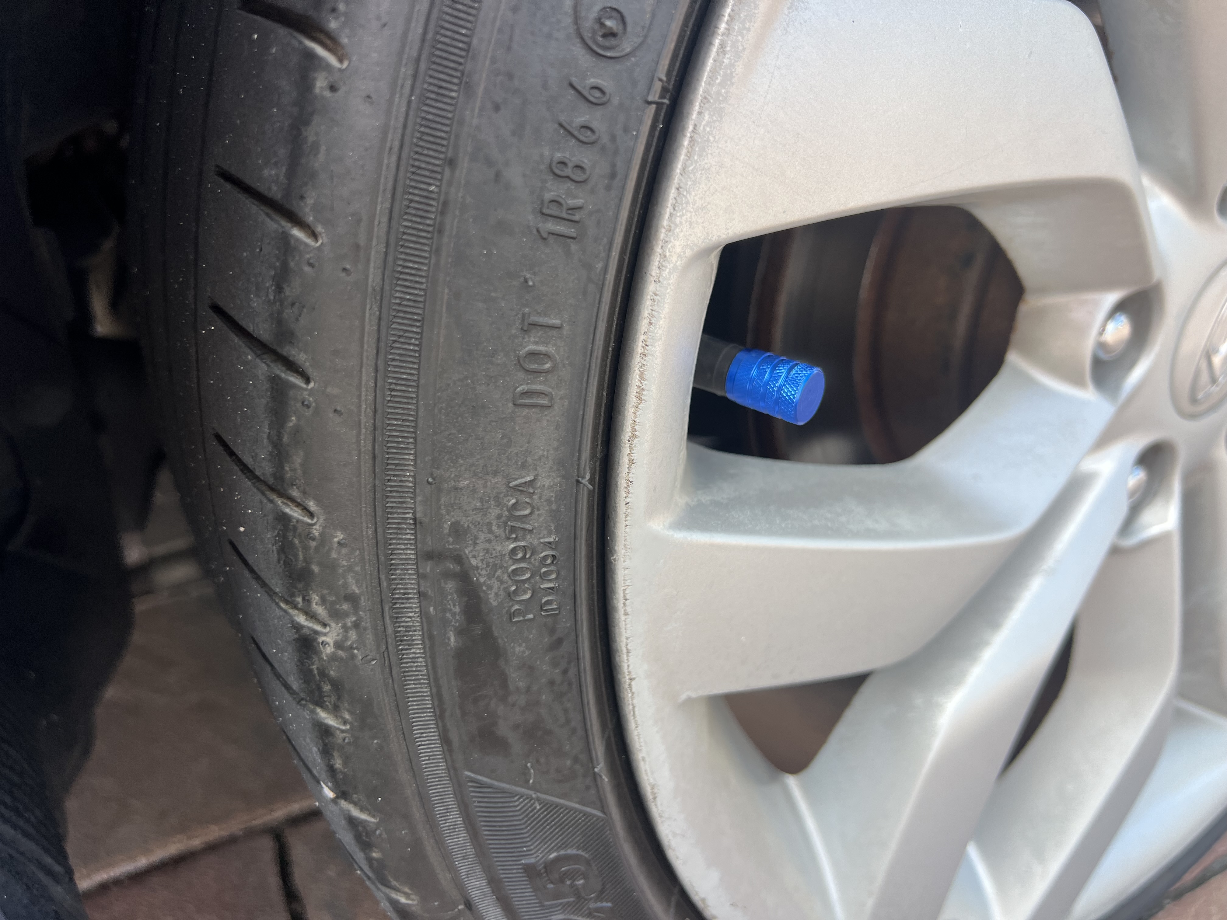 Used 2016 Hyundai Veloster Turbo FWD image 19