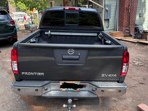 Used 2014 Nissan Frontier SV w/ SV Value Truck Package AWD/4WD image 6