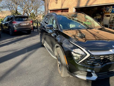 Used 2023 Kia Sportage EX w/ EX Premium Package image 2