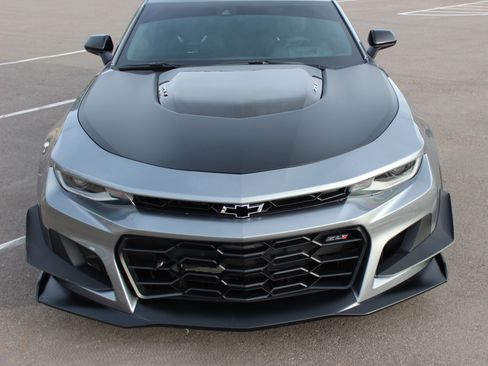 Used 2020 Chevrolet Camaro ZL1 image 4