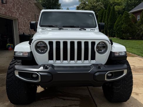 Used 2021 Jeep Gladiator Overland w/ Trailer Tow Package AWD/4WD image 5