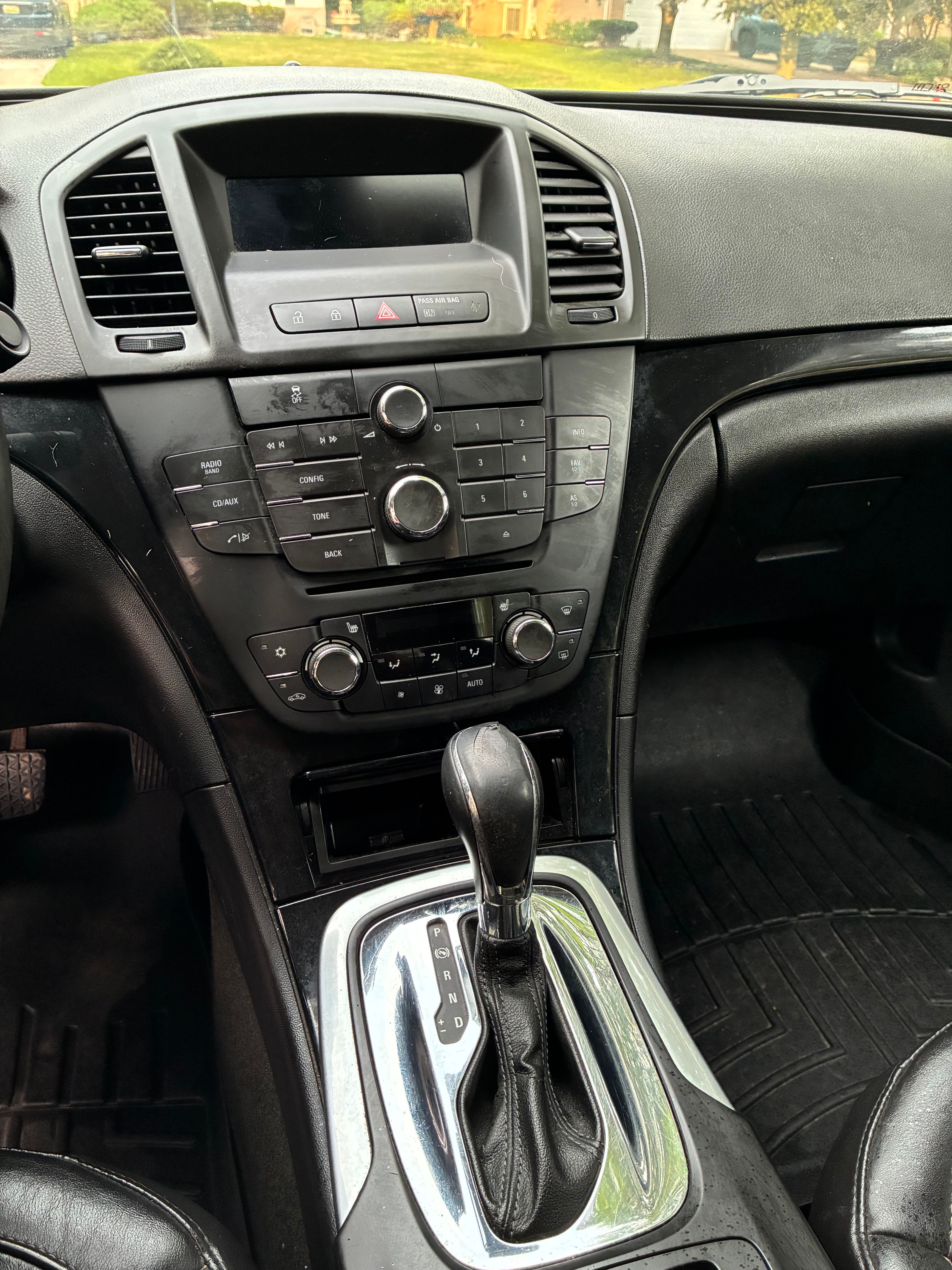 Used 2011 Buick Regal CXL FWD image 17