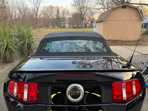 Used 2010 Ford Mustang GT Premium image 15