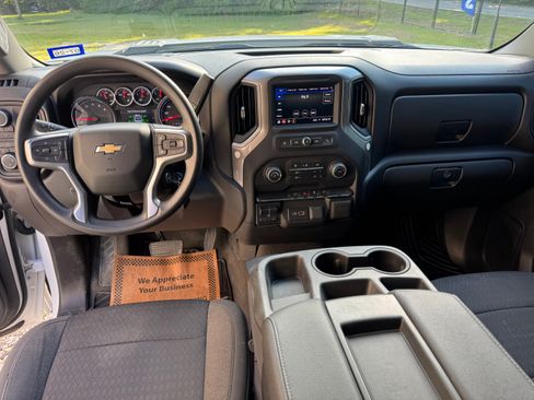 Used 2022 Chevrolet Silverado 2500 Custom w/ Custom Convenience Package AWD/4WD image 13
