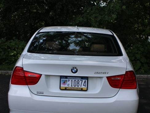 Used 2011 BMW 328i xDrive Sedan AWD/4WD image 5