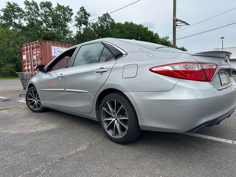 Used 2017 Toyota Camry XSE w/ Moonroof Package FWD image 8