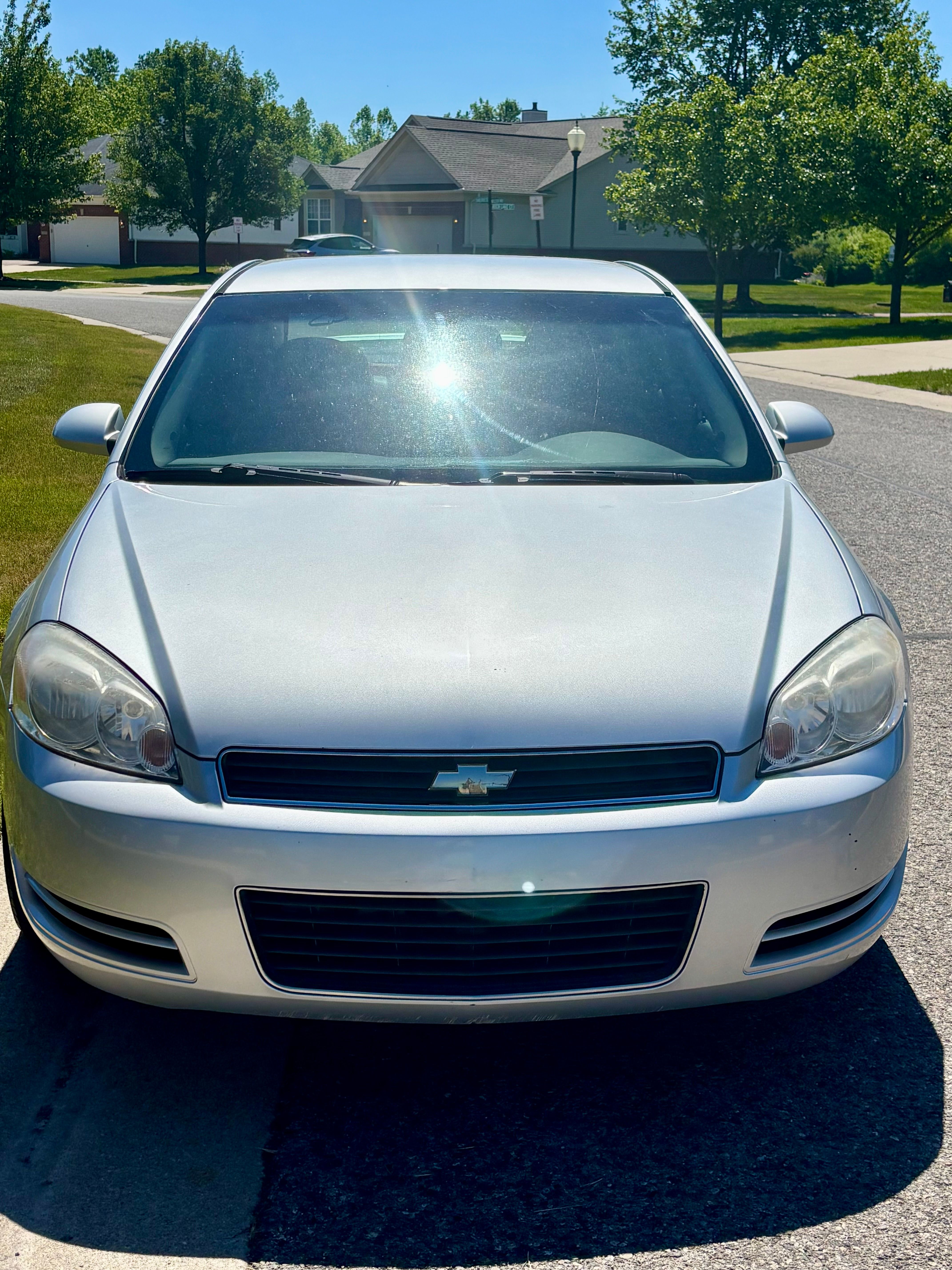 Used 2009 Chevrolet Impala LT FWD image 2