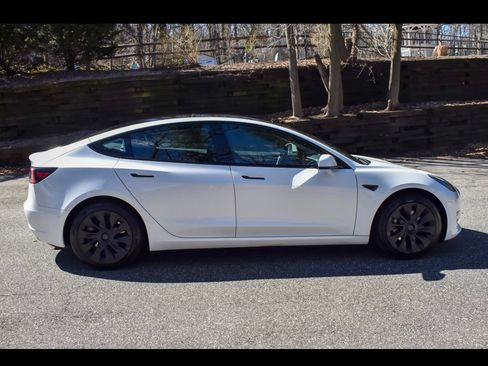 Used 2023 Tesla Model 3 Standard Range RWD image 12