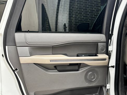 Used 2019 Ford Expedition Max XLT w/ Equipment Group 202A image 6