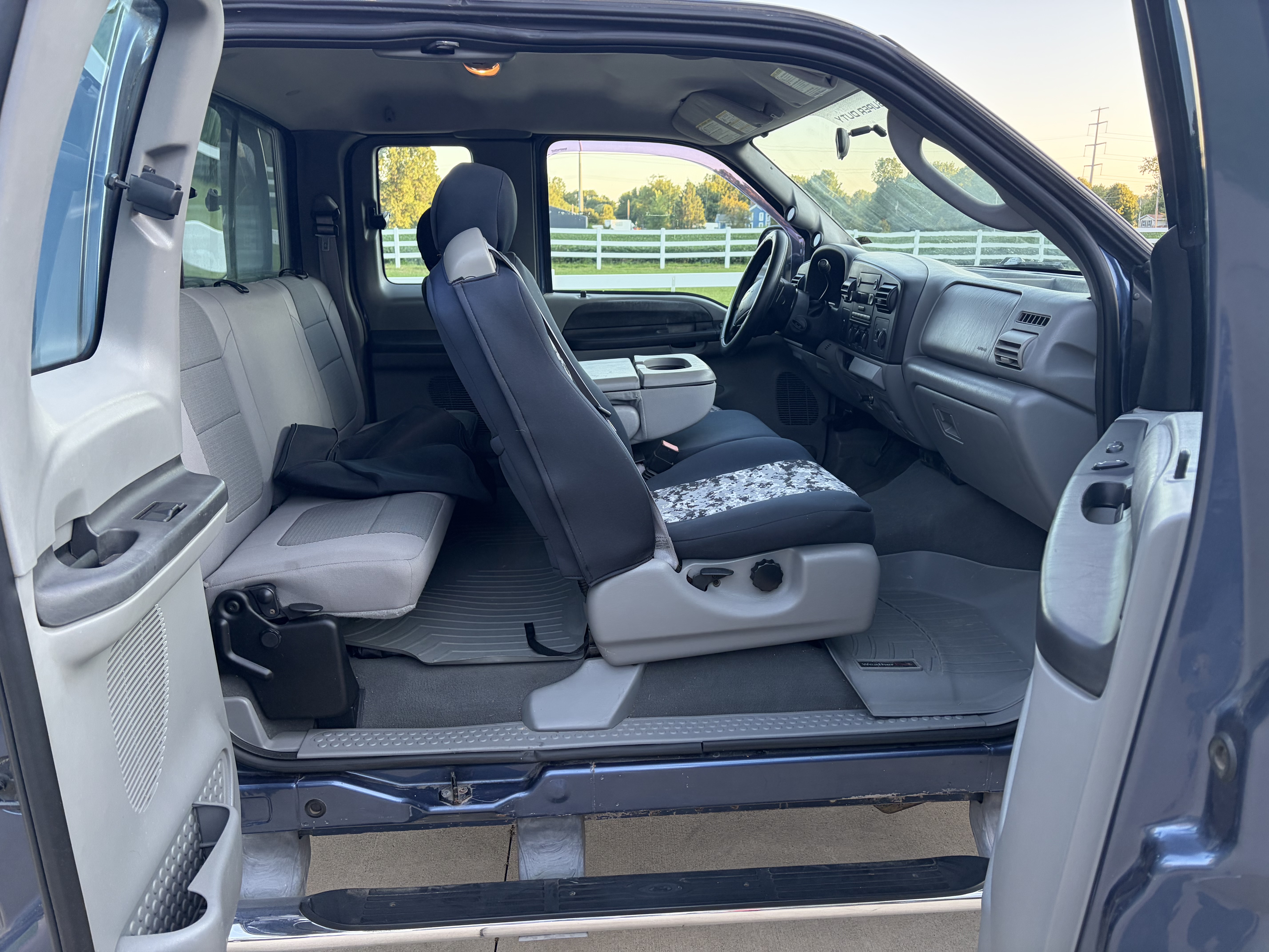 Used 2005 Ford F250 XLT RWD image 5