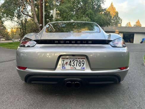 Used 2024 Porsche 718 Cayman RWD image 8