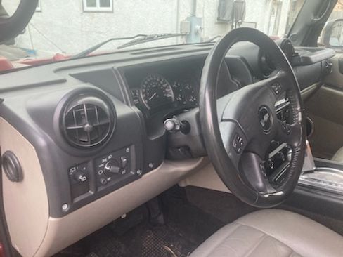 Used 2005 HUMMER H2 image 4