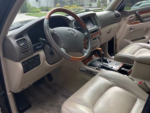 Used 2004 Lexus LX 470 4WD image 10