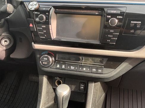 Used 2016 Toyota Corolla LE image 13