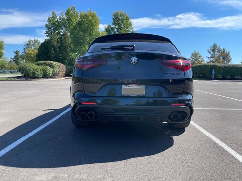 Used 2020 Alfa Romeo Stelvio Quadrifoglio image 5