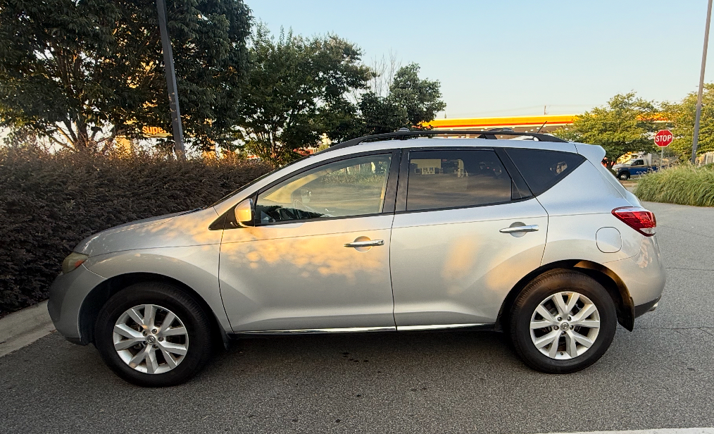 Used 2011 Nissan Murano SV AWD/4WD image 1