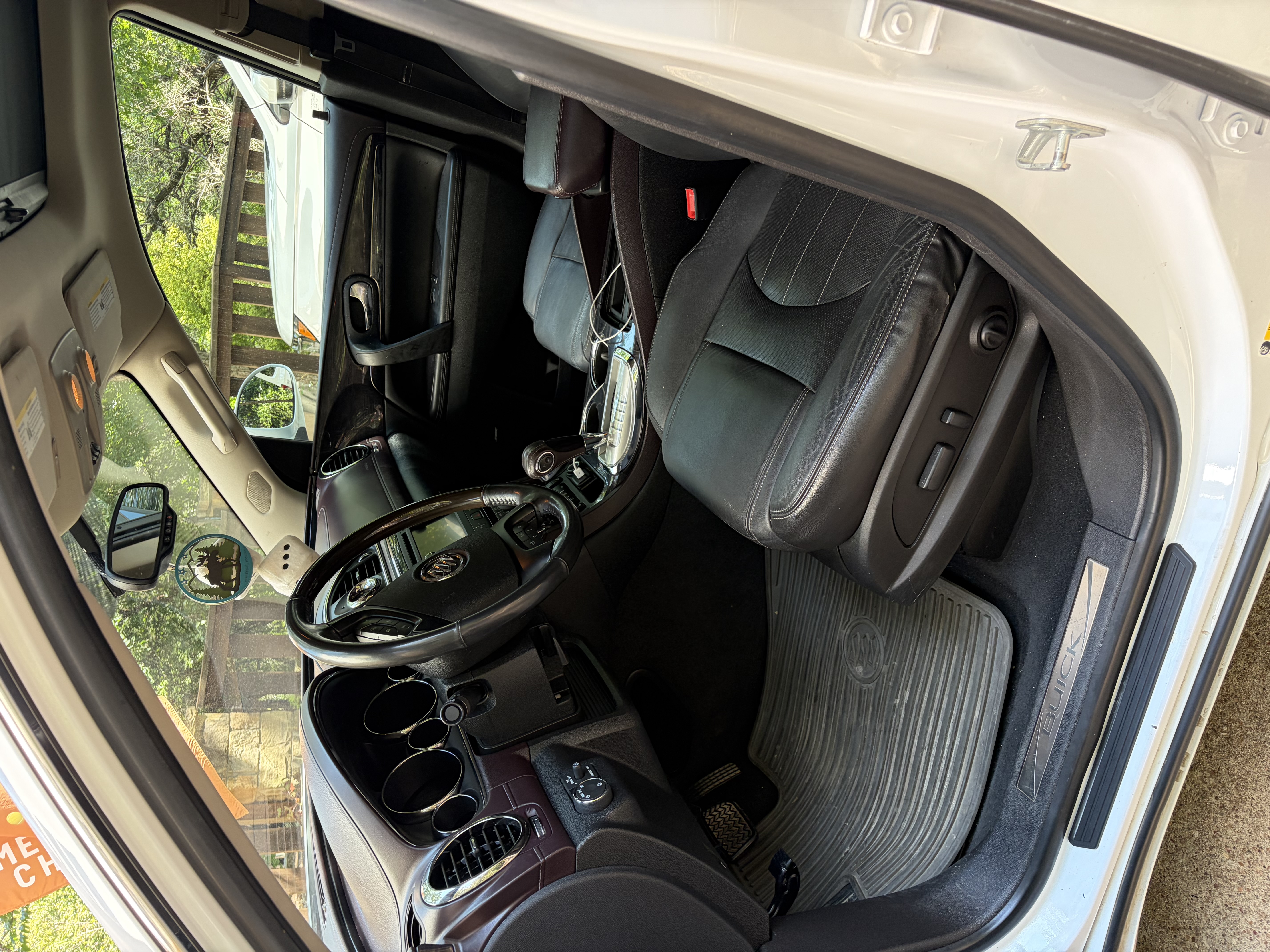 Used 2017 Buick Enclave Leather AWD/4WD image 9
