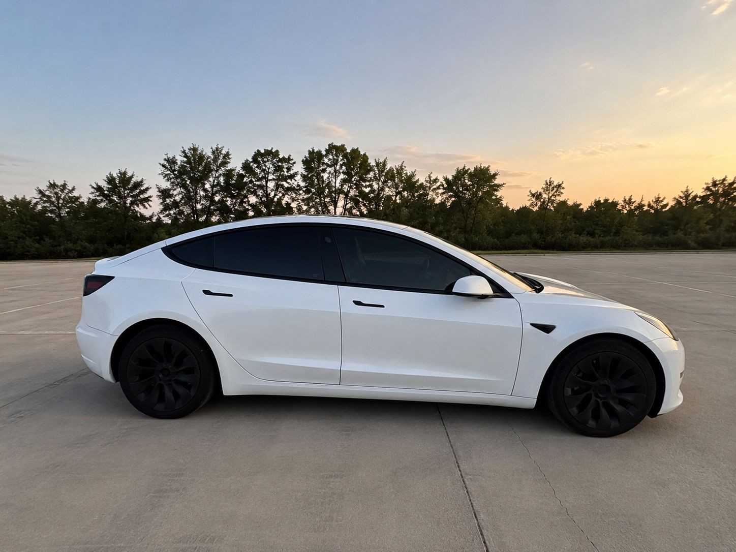Used 2023 Tesla Model 3 Standard Range RWD image 1