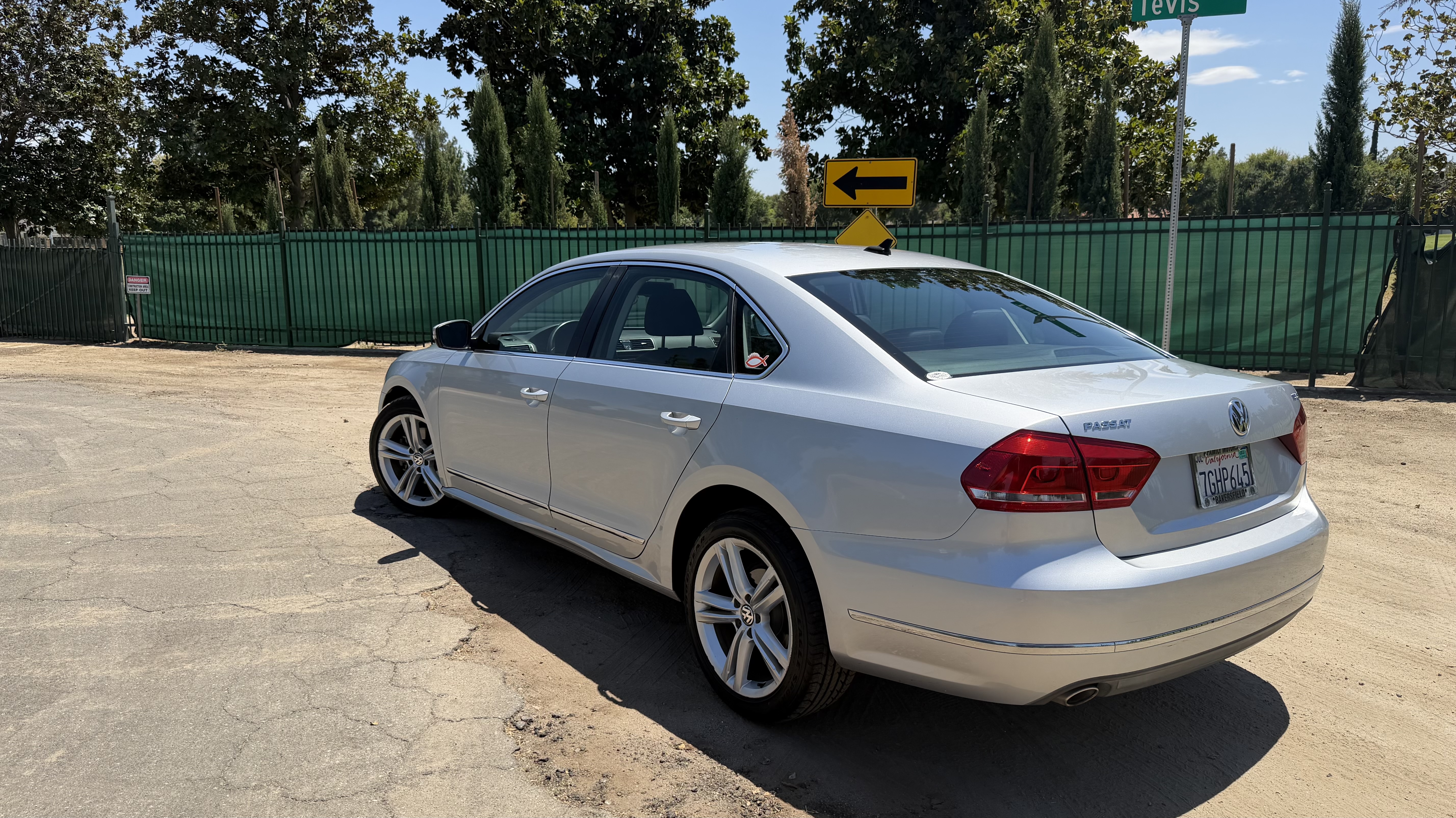 Used 2014 Volkswagen Passat TDI SEL Premium FWD image 9