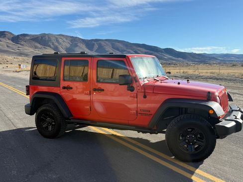 Used 2015 Jeep Wrangler Unlimited Sport w/ Quick Order Package 24S image 2