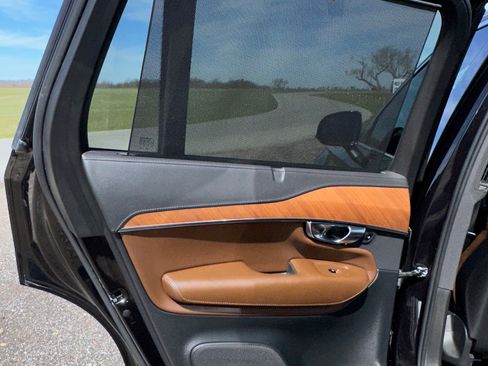 Used 2020 Volvo XC90 T6 Inscription w/ Protection Package Premier image 12