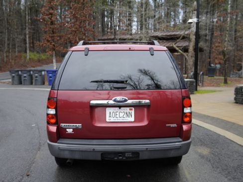 Used 2006 Ford Explorer XLT image 9
