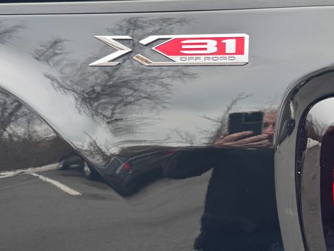 Used 2022 GMC Sierra 2500 SLT image 8