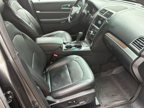 Used 2017 Ford Explorer Limited w/ Equipment Group 303A image 17