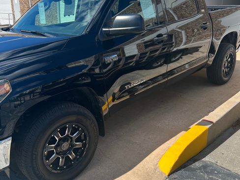 Used 2020 Toyota Tundra SR5 AWD/4WD image 2