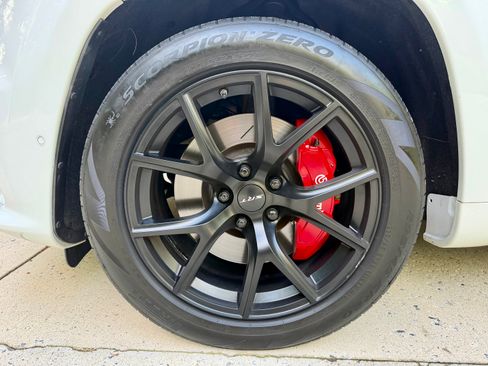 Used 2020 Jeep Grand Cherokee SRT AWD/4WD image 12