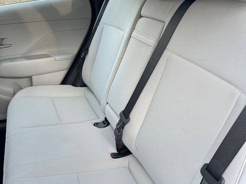 Used 2024 Hyundai Kona SE image 17