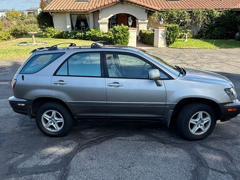 Used 1999 Lexus RX 300 4WD image 2