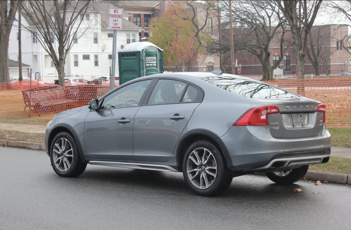 Used 2017 Volvo S60 T5 Cross Country Platinum AWD/4WD image 8