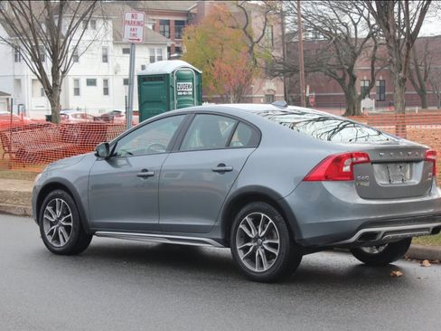 Used 2017 Volvo S60 T5 Cross Country Platinum AWD/4WD image 8
