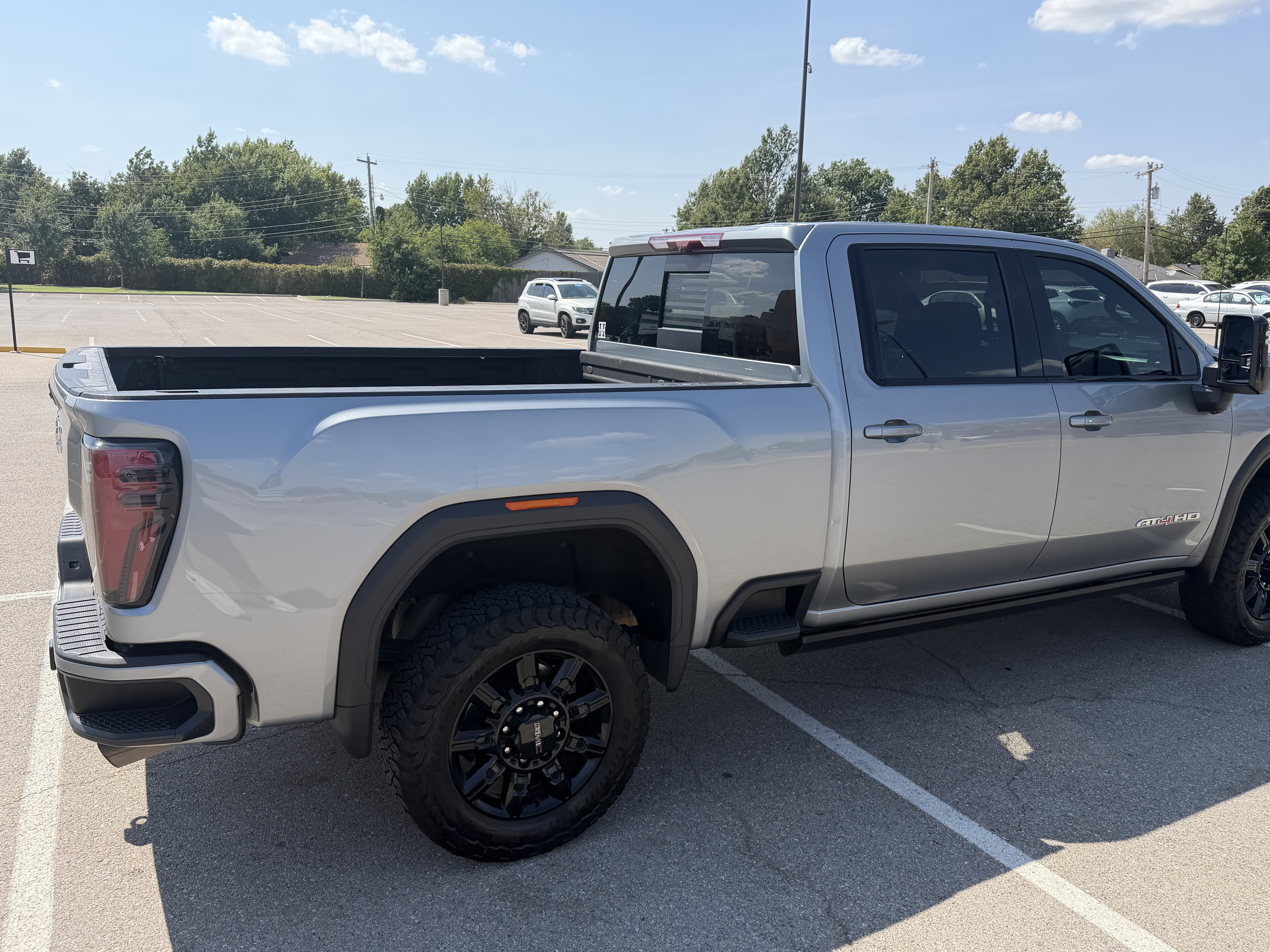 Used 2024 GMC Sierra 2500 AT4 w/ AT4 Premium Plus Package AWD/4WD image 4