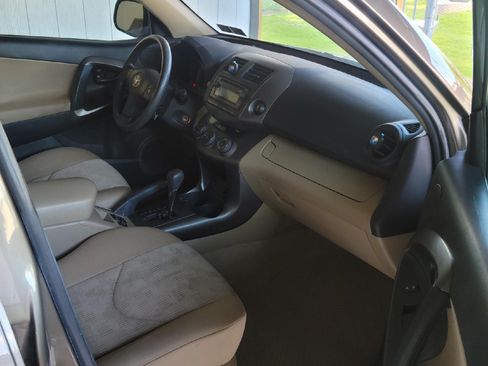 Used 2012 Toyota RAV4 4WD w/ Value Pkg image 4